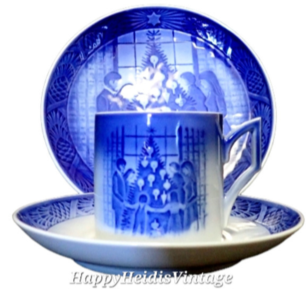 Vintage Royal Copenhagen Christmas 1983 Blue & White Plate Cup & Saucer‎ Holiday
